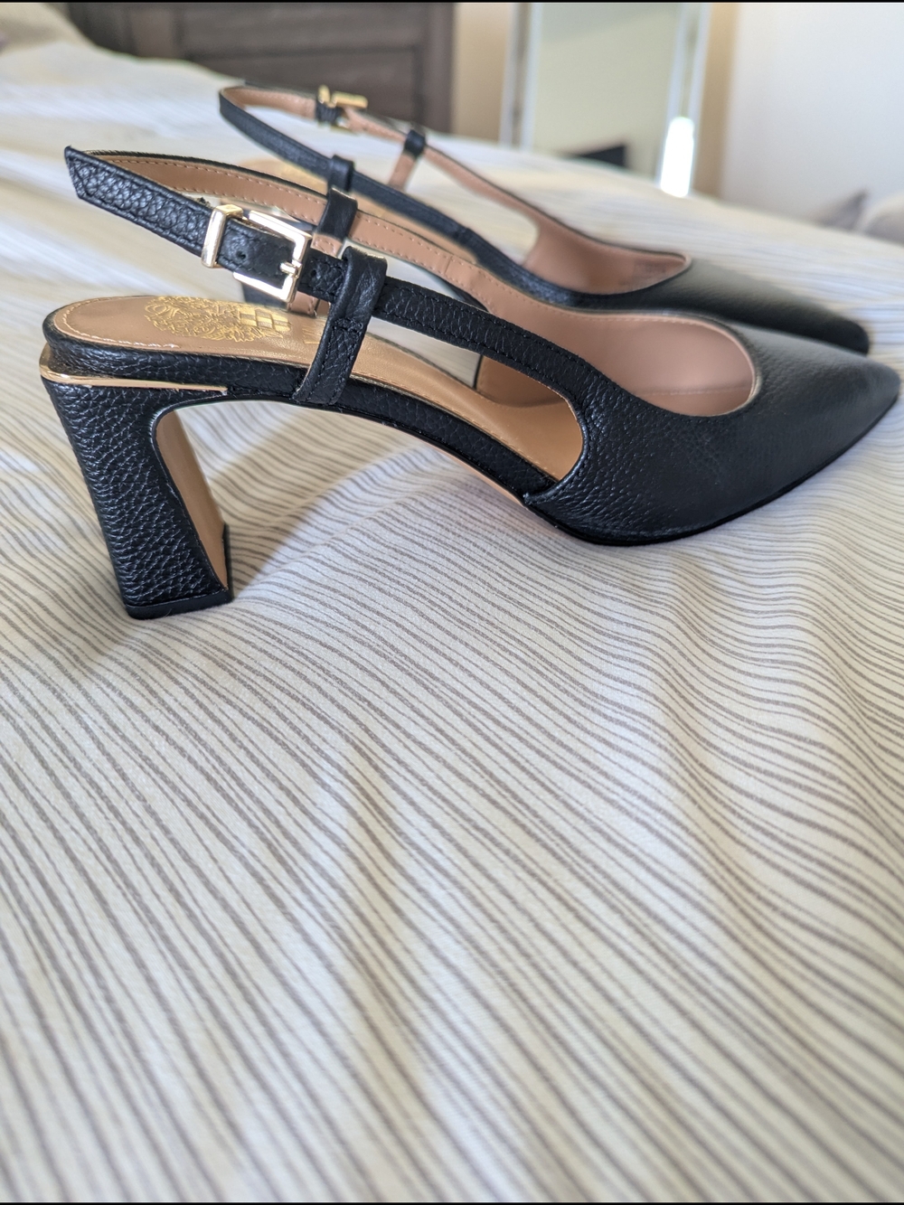 Vince Camuto Black Pointed Leather Slingback Flats - Picture 2 of 3